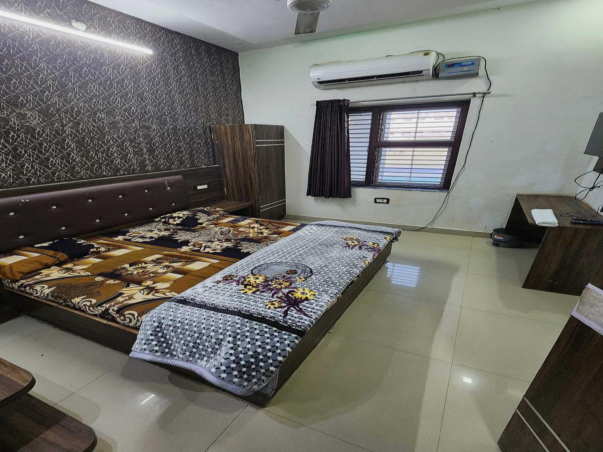 Hotel O City Palace Alwar Buitenkant foto