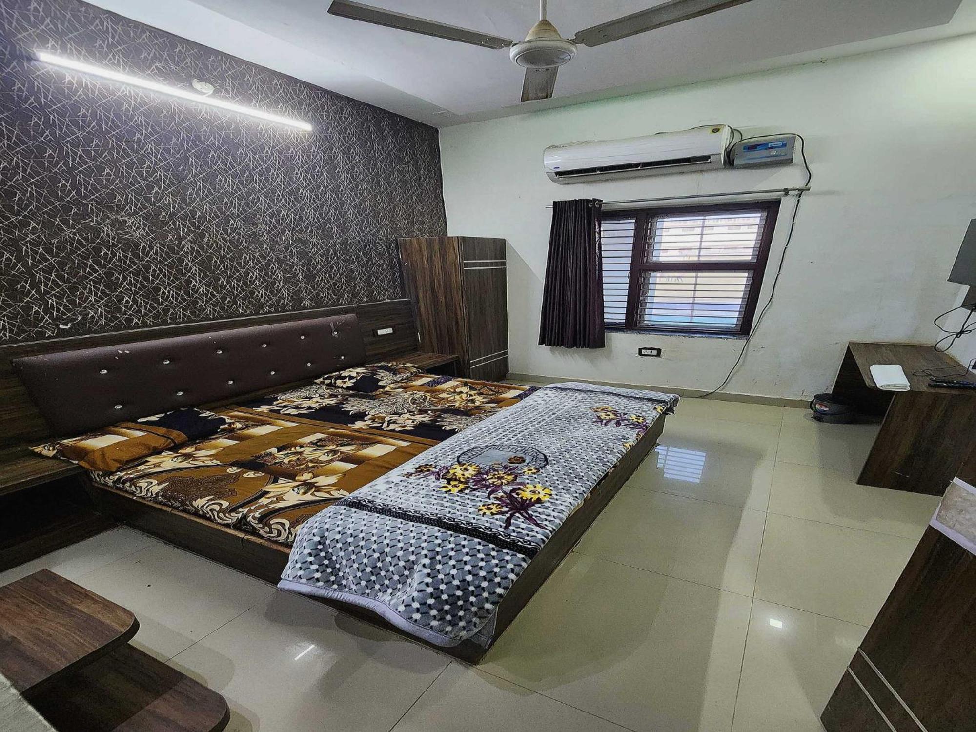 Hotel O City Palace Alwar Buitenkant foto